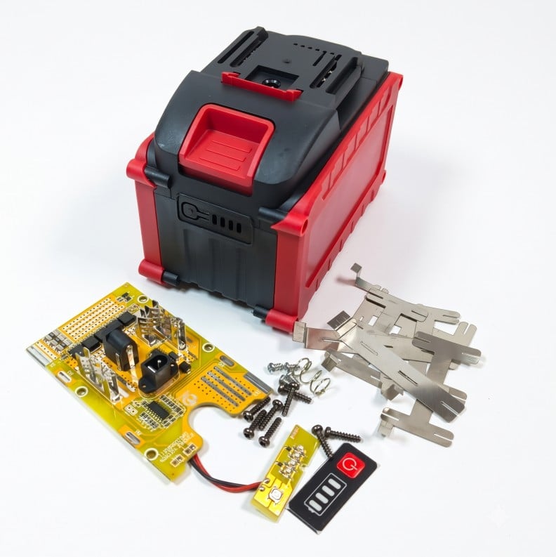 Корпус для акумулятора 21В Makita 5S3P на 15 21700 з BMS та LED-індикацією